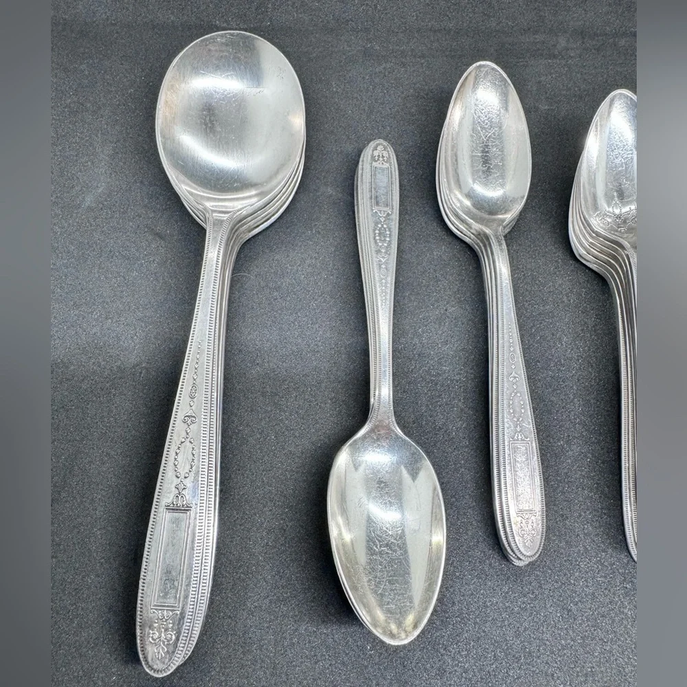 Antique 1920s Community “Grosvenor” Silverplate Spoons by Oneida